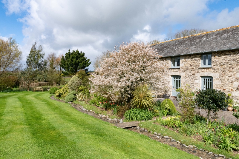 Rosevallon Barn